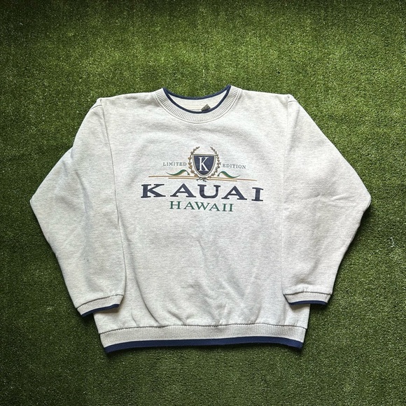 Vintage 80’s Kauai Hawaii Surf Souvenir Gray White Sweater - Picture 1 of 7